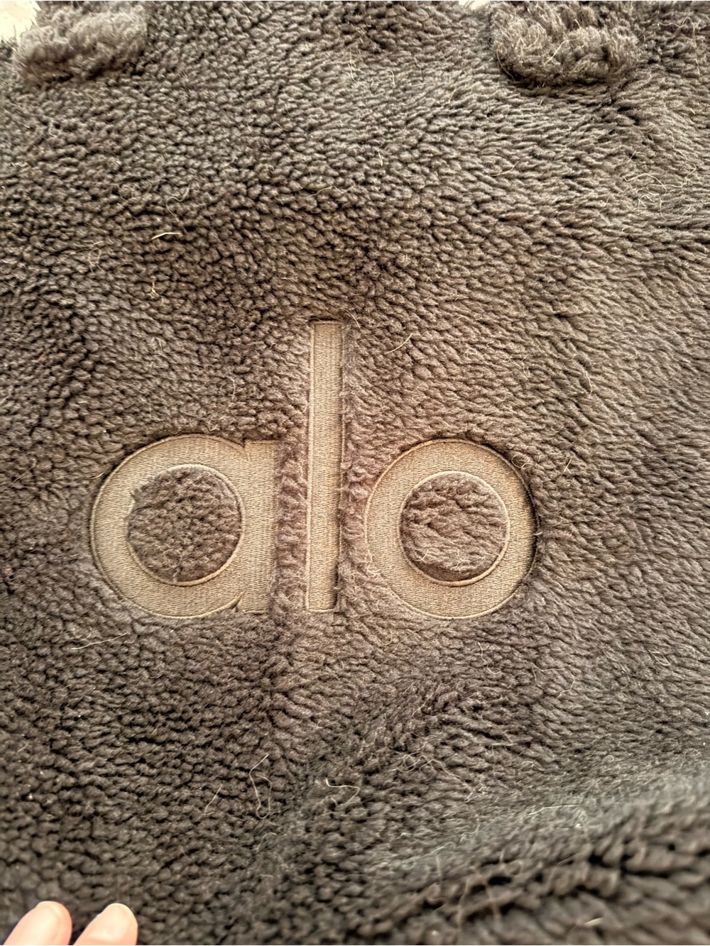 ALO Yoga Black Plush Sherpa Tote Bag - Picture 8 of 11